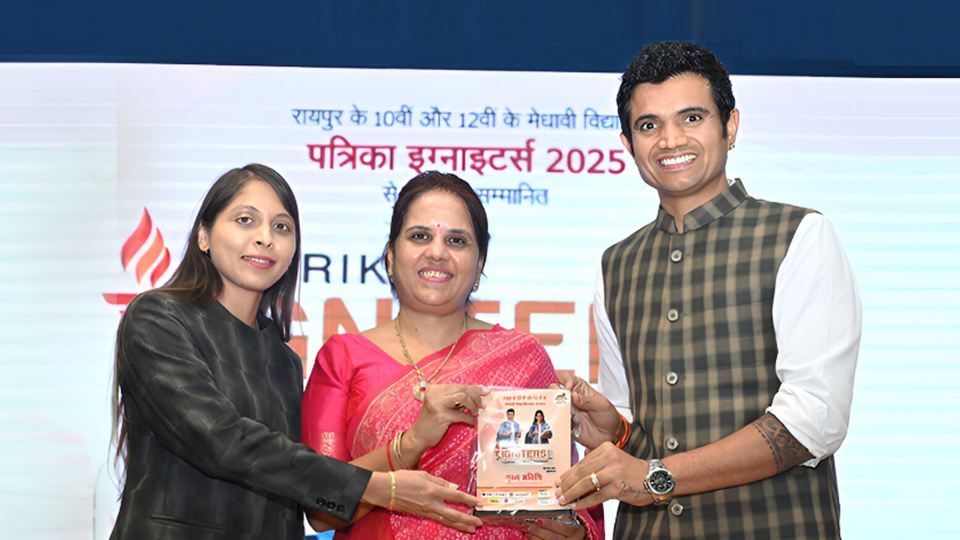 Students collaborating